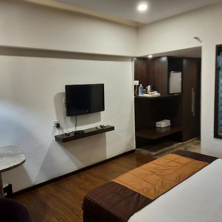 Hotel Lxia Hinjewadi - Indian Nationals Only Pimpri-Chinchwad Zewnętrze zdjęcie