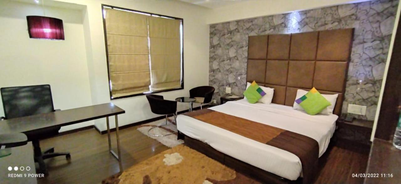 Hotel Lxia Hinjewadi - Indian Nationals Only Pimpri-Chinchwad Zewnętrze zdjęcie