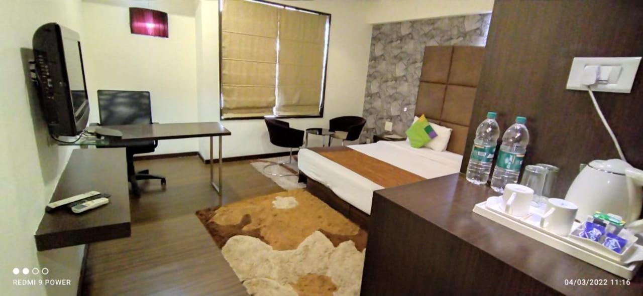 Hotel Lxia Hinjewadi - Indian Nationals Only Pimpri-Chinchwad Zewnętrze zdjęcie