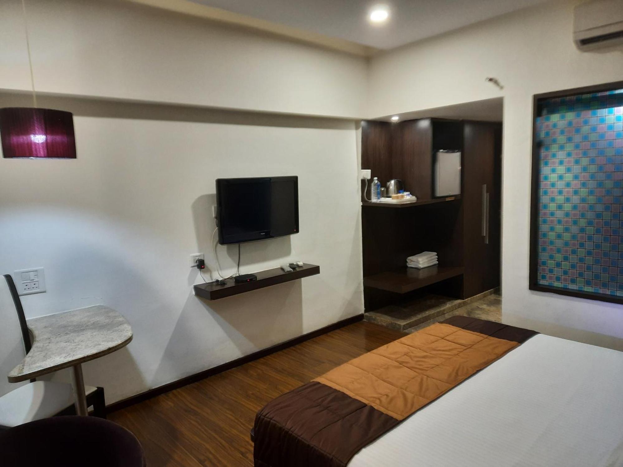 Hotel Lxia Hinjewadi - Indian Nationals Only Pimpri-Chinchwad Zewnętrze zdjęcie