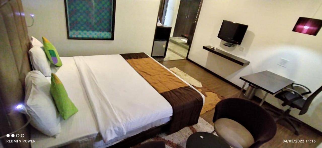Hotel Lxia Hinjewadi - Indian Nationals Only Pimpri-Chinchwad Zewnętrze zdjęcie