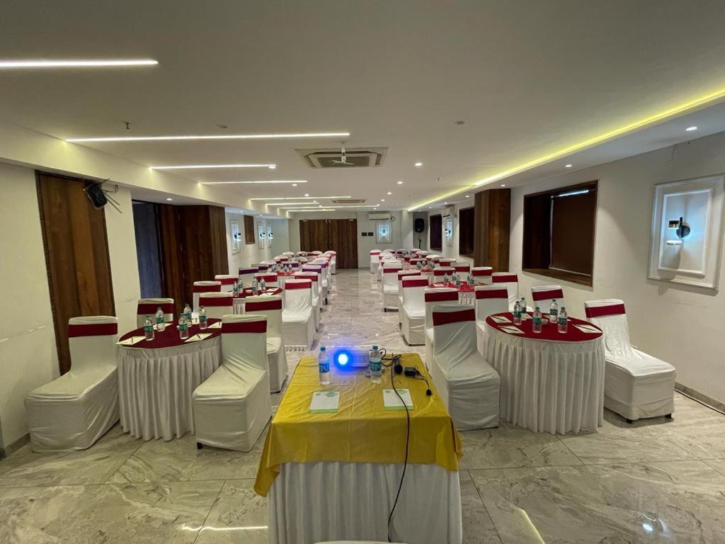 Hotel Lxia Hinjewadi - Indian Nationals Only Pimpri-Chinchwad Zewnętrze zdjęcie