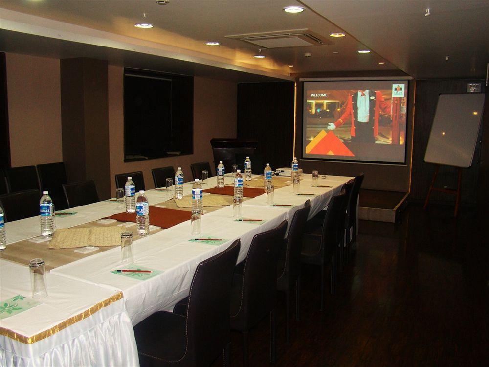 Hotel Lxia Hinjewadi - Indian Nationals Only Pimpri-Chinchwad Zewnętrze zdjęcie